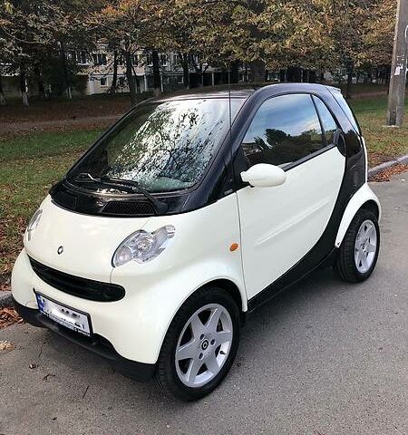 Білий Смарт Fortwo, об'ємом двигуна 0 л та пробігом 149 тис. км за 4600 $, фото 1 на Automoto.ua