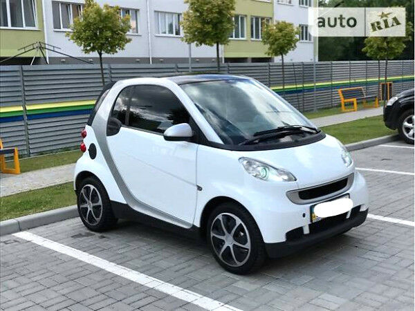 Білий Смарт Fortwo, об'ємом двигуна 1 л та пробігом 85 тис. км за 5600 $, фото 1 на Automoto.ua