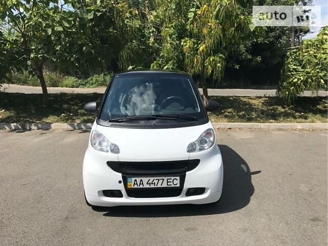 Білий Смарт Fortwo, об'ємом двигуна 1 л та пробігом 111 тис. км за 6800 $, фото 1 на Automoto.ua