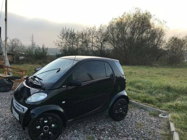 Чорний Смарт Fortwo, об'ємом двигуна 0.6 л та пробігом 130 тис. км за 3200 $, фото 1 на Automoto.ua