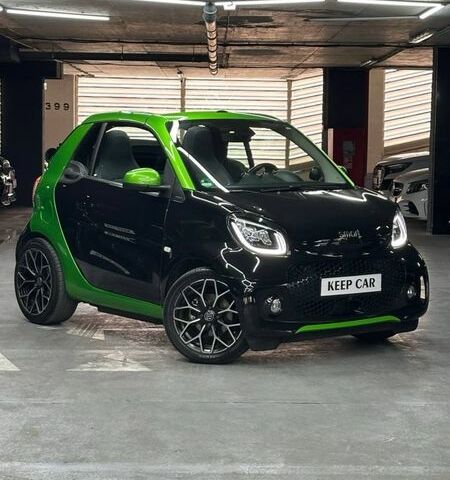 Чорний Смарт Fortwo, об'ємом двигуна 0 л та пробігом 101 тис. км за 11500 $, фото 1 на Automoto.ua