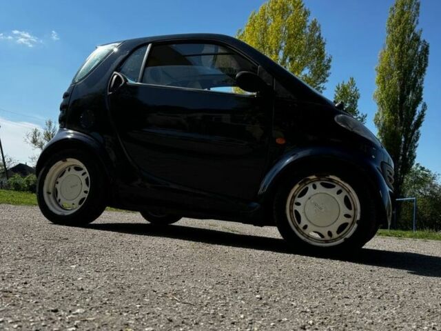 Чорний Смарт Fortwo, об'ємом двигуна 0.6 л та пробігом 208 тис. км за 2500 $, фото 1 на Automoto.ua