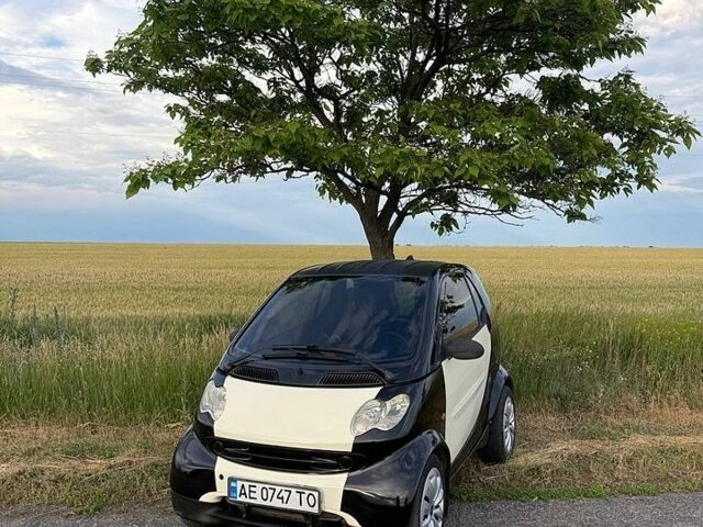 Чорний Смарт Fortwo, об'ємом двигуна 0.6 л та пробігом 190 тис. км за 3100 $, фото 1 на Automoto.ua