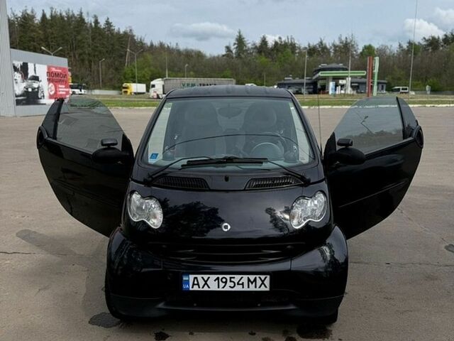 Чорний Смарт Fortwo, об'ємом двигуна 0.7 л та пробігом 208 тис. км за 3700 $, фото 1 на Automoto.ua
