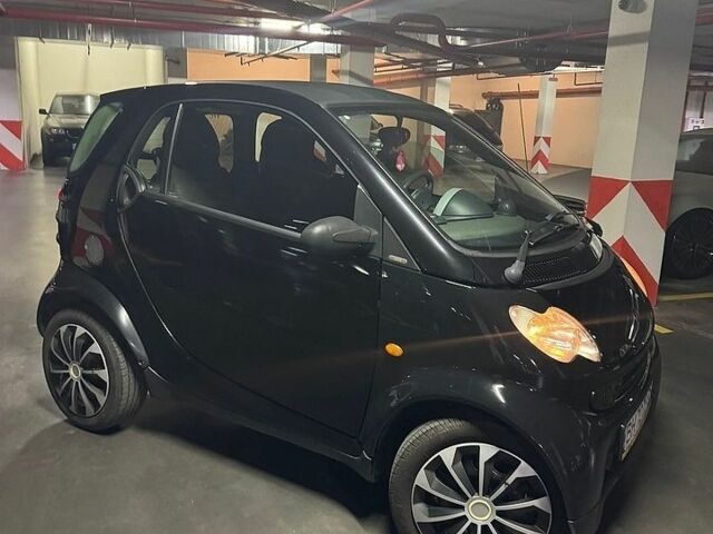 Чорний Смарт Fortwo, об'ємом двигуна 0.7 л та пробігом 276 тис. км за 3400 $, фото 1 на Automoto.ua