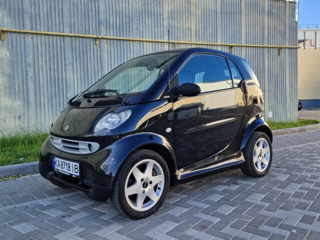 Чорний Смарт Fortwo, об'ємом двигуна 0.7 л та пробігом 220 тис. км за 2100 $, фото 1 на Automoto.ua