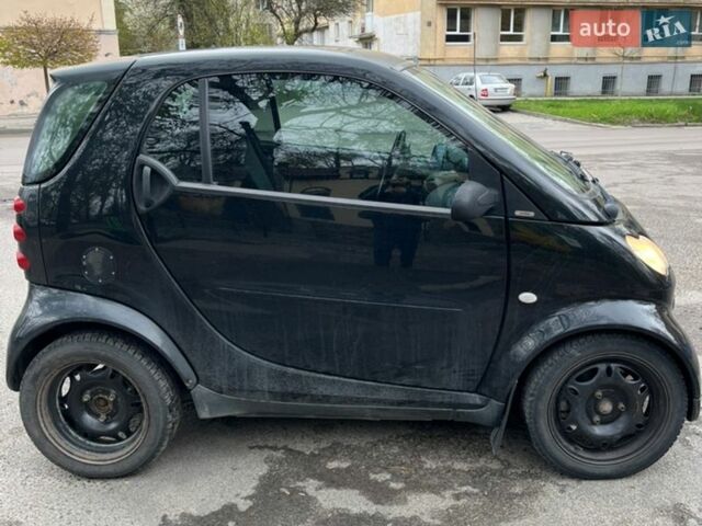 Чорний Смарт Fortwo, об'ємом двигуна 0.8 л та пробігом 208 тис. км за 3400 $, фото 1 на Automoto.ua