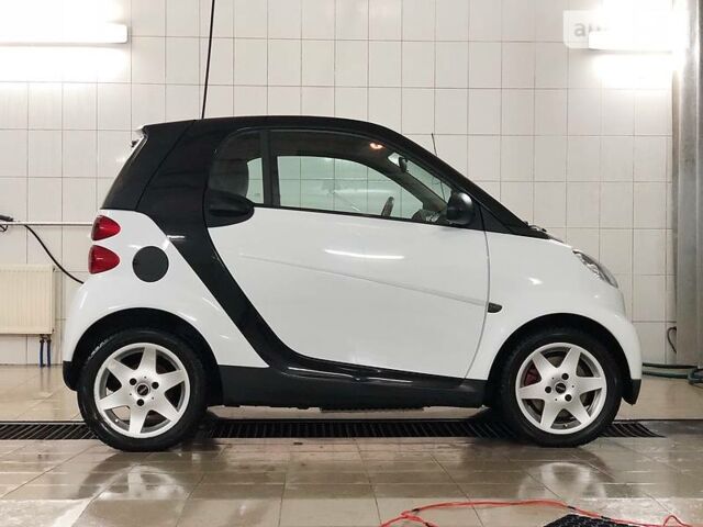 Чорний Смарт Fortwo, об'ємом двигуна 1 л та пробігом 130 тис. км за 5200 $, фото 1 на Automoto.ua