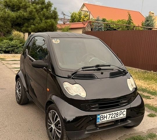 Смарт Fortwo, об'ємом двигуна 0.7 л та пробігом 130 тис. км за 3400 $, фото 1 на Automoto.ua