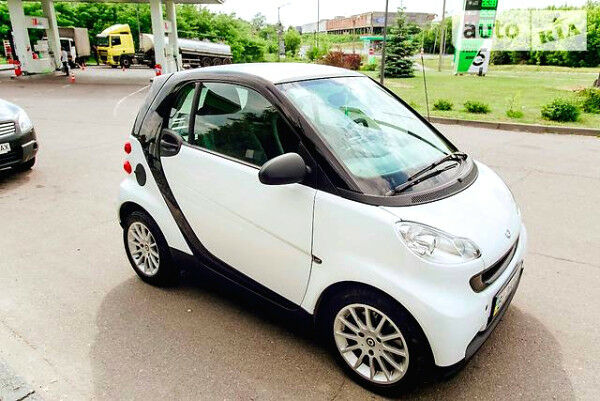 Смарт Fortwo, об'ємом двигуна 1 л та пробігом 206 тис. км за 5300 $, фото 1 на Automoto.ua