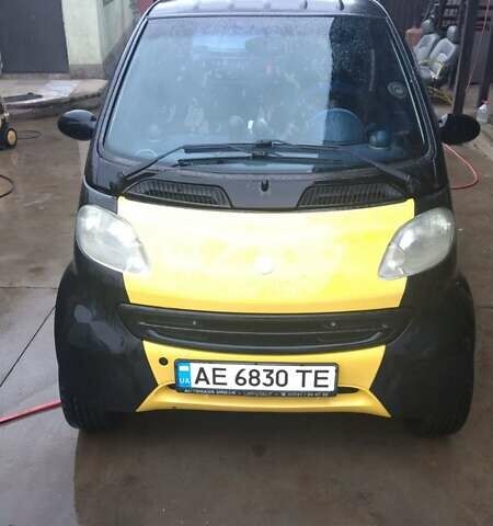 Жовтий Смарт Fortwo, об'ємом двигуна 0.6 л та пробігом 170 тис. км за 2800 $, фото 1 на Automoto.ua