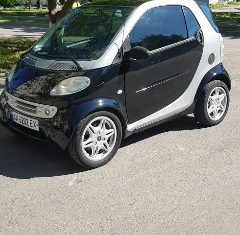 Сірий Смарт Fortwo, об'ємом двигуна 6 л та пробігом 130 тис. км за 3000 $, фото 1 на Automoto.ua