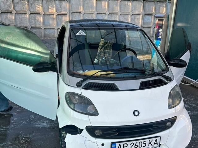 Сірий Смарт Fortwo, об'ємом двигуна 0.6 л та пробігом 186 тис. км за 2000 $, фото 1 на Automoto.ua