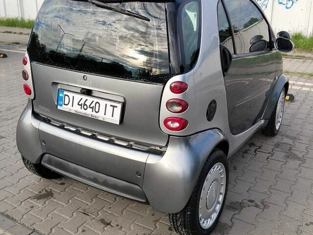 Сірий Смарт Fortwo, об'ємом двигуна 0.7 л та пробігом 118 тис. км за 3500 $, фото 1 на Automoto.ua