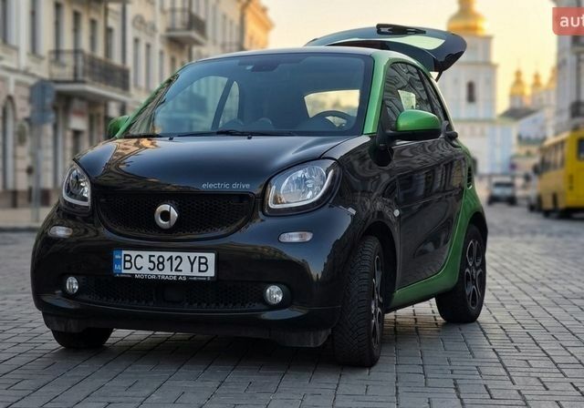 Зелений Смарт Fortwo, об'ємом двигуна 0 л та пробігом 74 тис. км за 9000 $, фото 1 на Automoto.ua