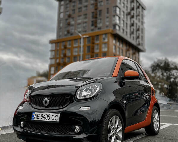 Помаранчевий Смарт Fortwo, об'ємом двигуна 1 л та пробігом 67 тис. км за 12300 $, фото 1 на Automoto.ua