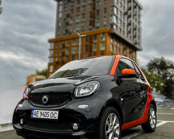 Помаранчевий Смарт Fortwo, об'ємом двигуна 1 л та пробігом 67 тис. км за 11000 $, фото 1 на Automoto.ua