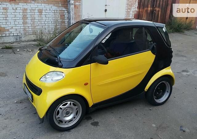 Помаранчевий Смарт Fortwo, об'ємом двигуна 0.6 л та пробігом 195 тис. км за 3100 $, фото 1 на Automoto.ua