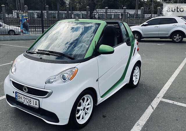 Белый Смарт EQ Fortwo, объемом двигателя 0 л и пробегом 30 тыс. км за 7500 $, фото 1 на Automoto.ua