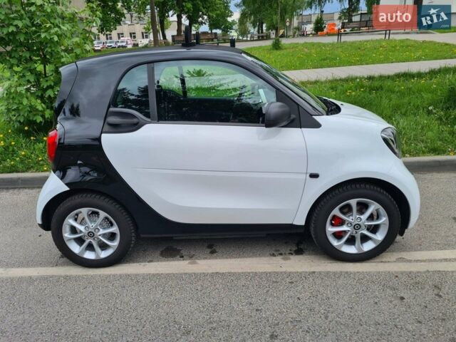 Черный Смарт EQ Fortwo, объемом двигателя 0 л и пробегом 21 тыс. км за 10500 $, фото 1 на Automoto.ua