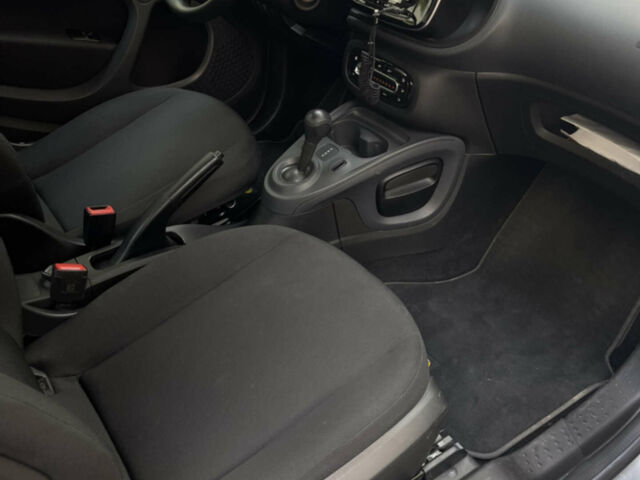 Серый Смарт EQ Fortwo, объемом двигателя 0 л и пробегом 32 тыс. км за 11600 $, фото 1 на Automoto.ua