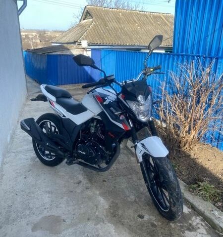 Белый Спарк SP 200, объемом двигателя 0.2 л и пробегом 13 тыс. км за 38000 $, фото 1 на Automoto.ua