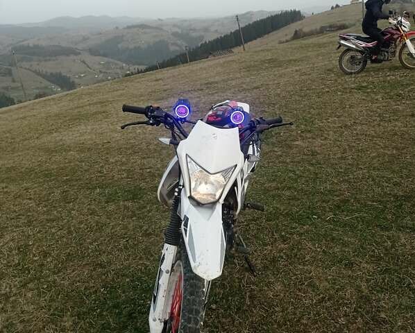 Белый Спарк SP 250D-1, объемом двигателя 2.5 л и пробегом 2 тыс. км за 989 $, фото 1 на Automoto.ua