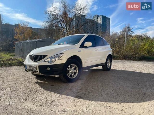 Белый Cанг Йонг Актион, объемом двигателя 2.3 л и пробегом 170 тыс. км за 6000 $, фото 1 на Automoto.ua