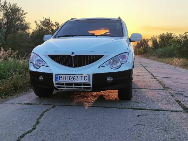 Белый Cанг Йонг Актион, объемом двигателя 2 л и пробегом 170 тыс. км за 6500 $, фото 1 на Automoto.ua