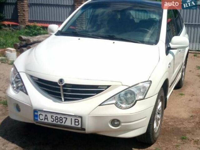 Білий Cанг Йонг Actyon, об'ємом двигуна 2 л та пробігом 227 тис. км за 6400 $, фото 1 на Automoto.ua