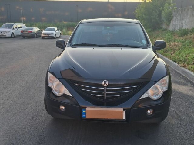 Черный Cанг Йонг Актион, объемом двигателя 2 л и пробегом 274 тыс. км за 7070 $, фото 1 на Automoto.ua