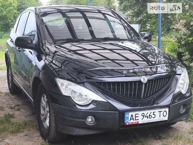 Черный Cанг Йонг Актион, объемом двигателя 2 л и пробегом 200 тыс. км за 5500 $, фото 1 на Automoto.ua