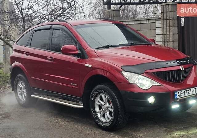 Красный Cанг Йонг Актион, объемом двигателя 2 л и пробегом 170 тыс. км за 4600 $, фото 1 на Automoto.ua