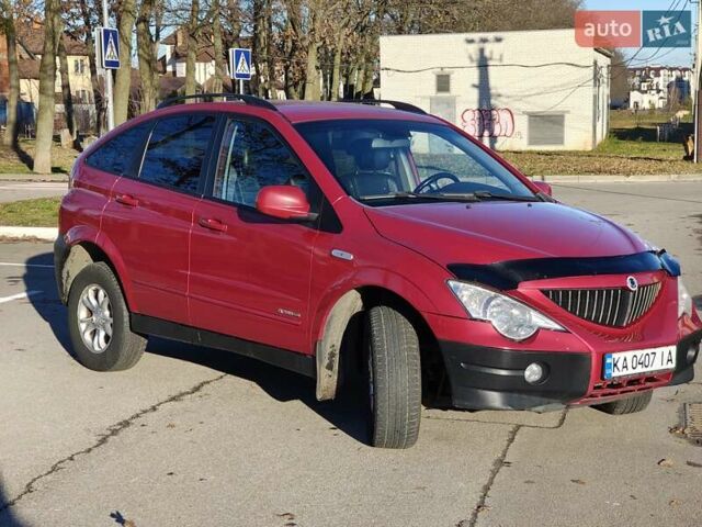 Красный Cанг Йонг Актион, объемом двигателя 2 л и пробегом 197 тыс. км за 5300 $, фото 1 на Automoto.ua