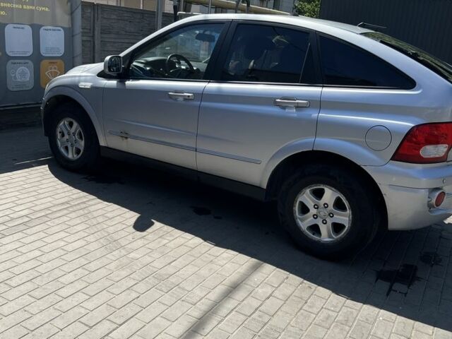 Серый Cанг Йонг Актион, объемом двигателя 2 л и пробегом 200 тыс. км за 3500 $, фото 1 на Automoto.ua