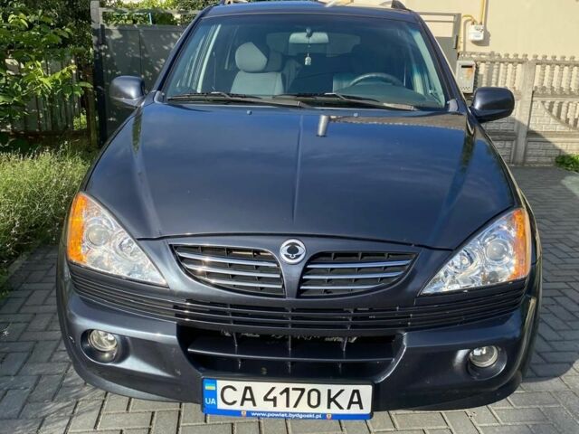 Сірий Cанг Йонг Інша, об'ємом двигуна 2 л та пробігом 272 тис. км за 7000 $, фото 1 на Automoto.ua