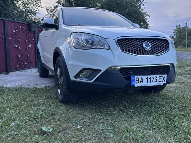 Белый Cанг Йонг Корандо, объемом двигателя 2 л и пробегом 175 тыс. км за 9700 $, фото 1 на Automoto.ua