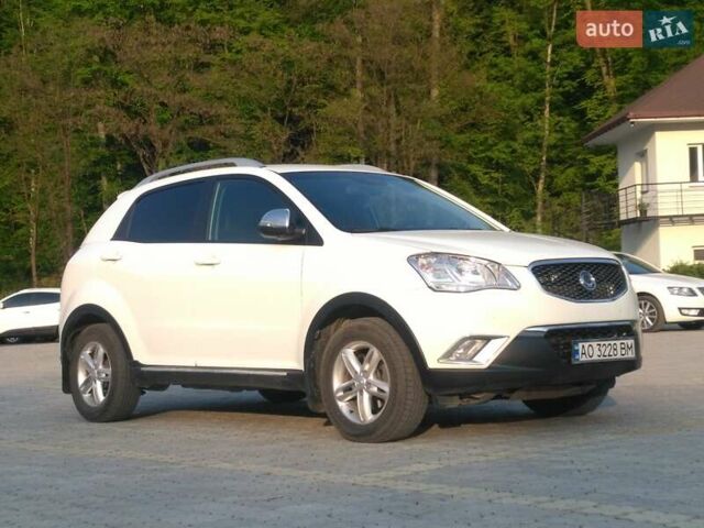 Білий Cанг Йонг Korando, об'ємом двигуна 2 л та пробігом 192 тис. км за 8250 $, фото 1 на Automoto.ua