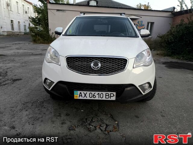 Білий Cанг Йонг Korando, об'ємом двигуна 2 л та пробігом 195 тис. км за 7800 $, фото 1 на Automoto.ua