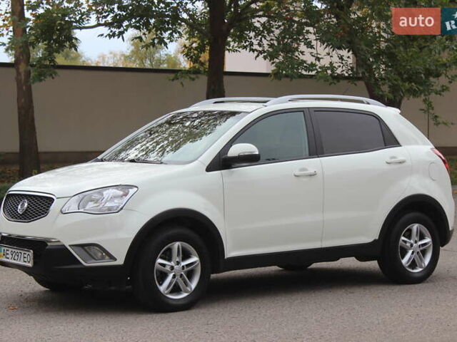 Білий Cанг Йонг Korando, об'ємом двигуна 2 л та пробігом 62 тис. км за 11700 $, фото 1 на Automoto.ua