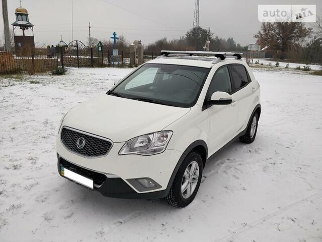 Білий Cанг Йонг Korando, об'ємом двигуна 2 л та пробігом 125 тис. км за 10000 $, фото 1 на Automoto.ua