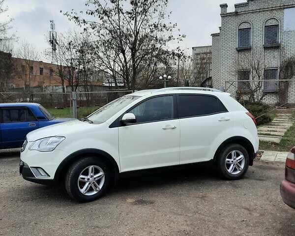 Білий Cанг Йонг Korando, об'ємом двигуна 2 л та пробігом 148 тис. км за 9500 $, фото 1 на Automoto.ua
