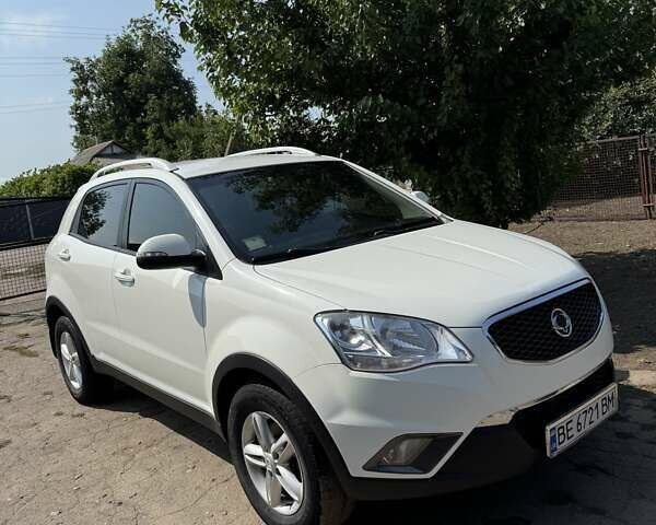 Білий Cанг Йонг Korando, об'ємом двигуна 2 л та пробігом 231 тис. км за 8500 $, фото 1 на Automoto.ua