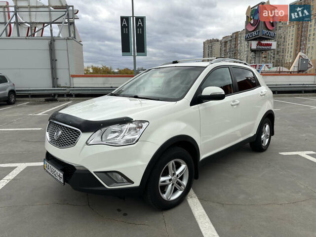 Білий Cанг Йонг Korando, об'ємом двигуна 2 л та пробігом 113 тис. км за 9200 $, фото 1 на Automoto.ua