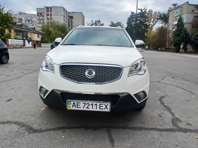 Cанг Йонг Korando 2012 у Новомосковске на Automoto.ua Білий Cанг Йонг Korando, об'ємом двигуна 2 л та пробігом 77 тис. км за 9500 $, фото 1 на Automoto.ua