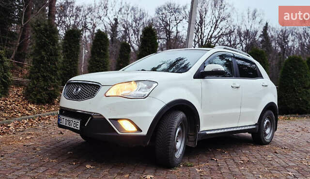 Белый Cанг Йонг Корандо, объемом двигателя 2 л и пробегом 104 тыс. км за 9900 $, фото 1 на Automoto.ua