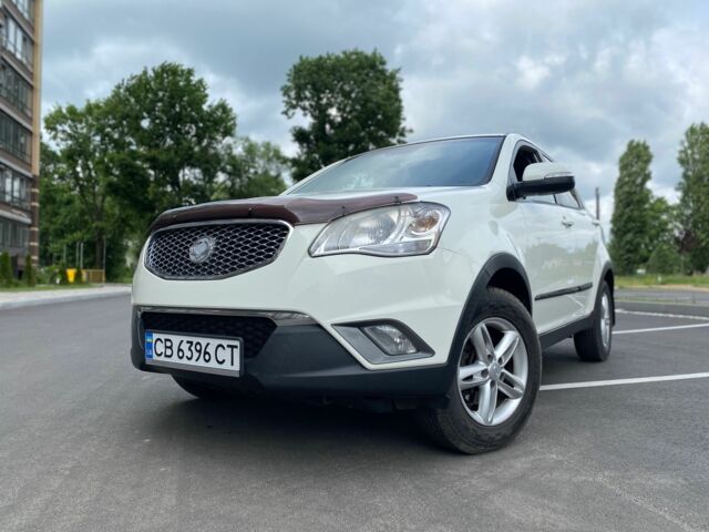 Белый Cанг Йонг Корандо, объемом двигателя 2 л и пробегом 229 тыс. км за 7400 $, фото 1 на Automoto.ua