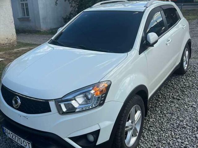 Білий Cанг Йонг Korando, об'ємом двигуна 2 л та пробігом 150 тис. км за 10500 $, фото 1 на Automoto.ua
