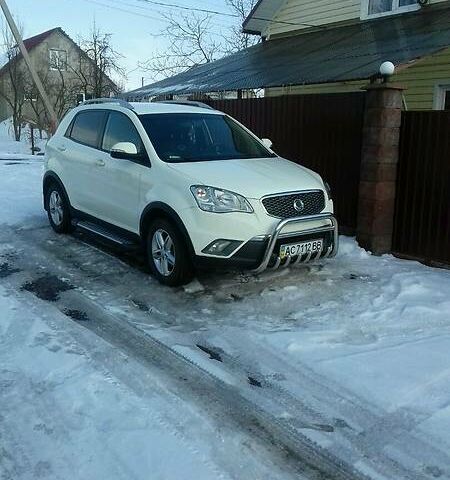 Білий Cанг Йонг Korando, об'ємом двигуна 2 л та пробігом 120 тис. км за 10900 $, фото 1 на Automoto.ua