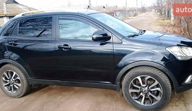 Черный Cанг Йонг Корандо, объемом двигателя 2 л и пробегом 220 тыс. км за 8500 $, фото 1 на Automoto.ua